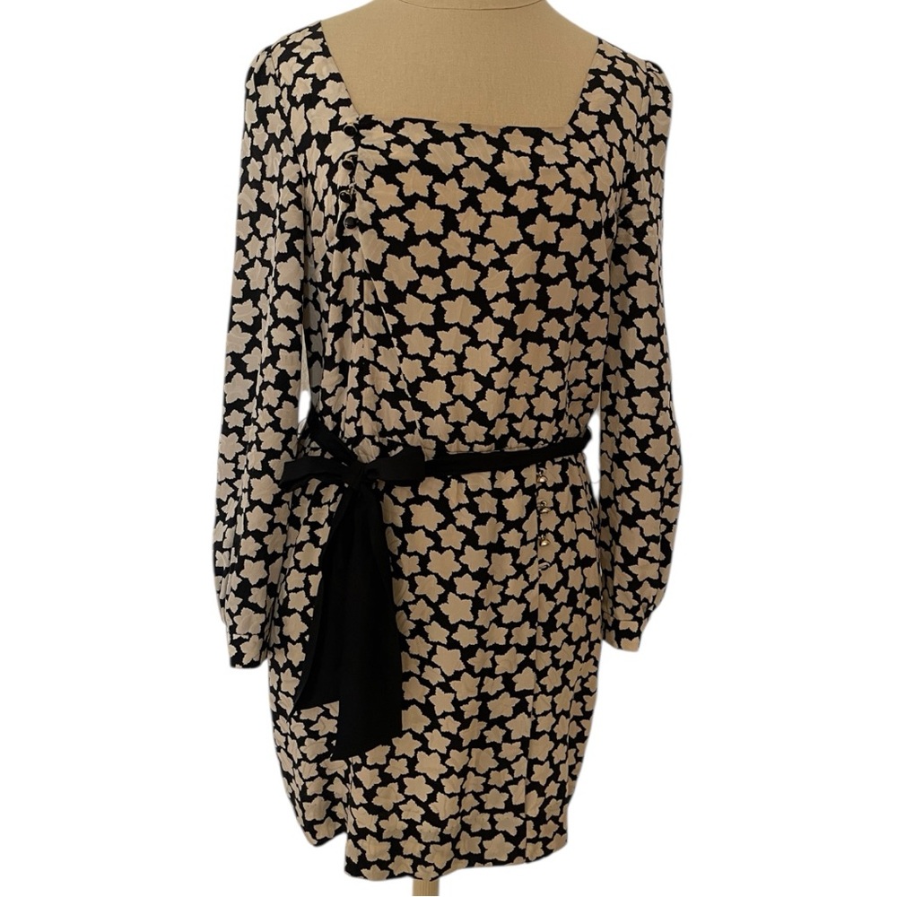 Leifsdottir 
Black and Cream Sheath Dress with Bishop Sleeves
Size 4